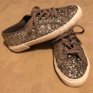 Girls NEW sparkle shoes size 5(big kids)